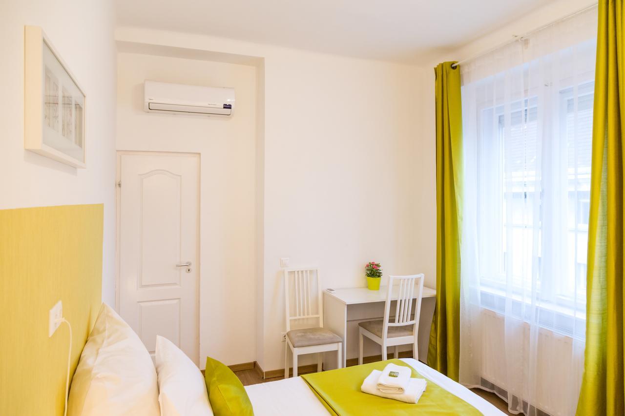 Balaton Delux Apartment บูดาเปสต์ ภายนอก รูปภาพ